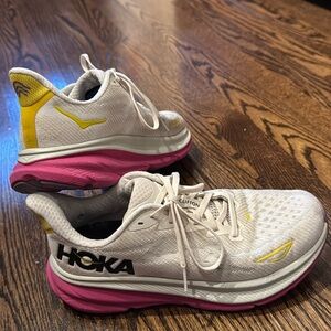 Hoka Clifton 9